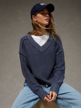 AE Long Weekend V Neck Sweater